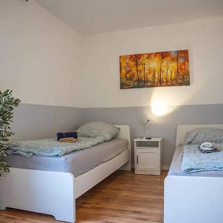 Omni - Homes - Waldstrasse *