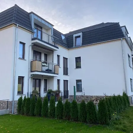 Omni - Homes - Waldstrasse